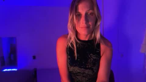 Snapshot of little_lies chatting on May 7, 3:01 am little lies online show from May 7, 3:01 am
