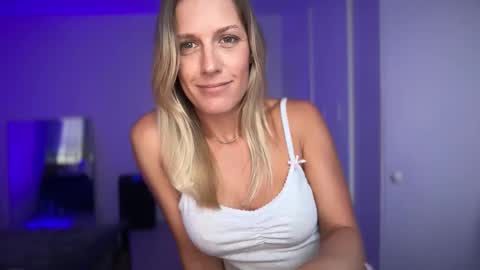 Snapshot of little_lies chatting on May 21, 5:53 pm little lies online show from May 21, 5:53 pm