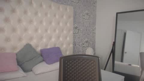 little_lilith_apple online show from December 14, 3:07 am