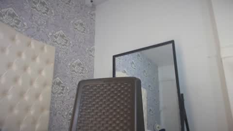 little_lilith_apple online show from December 14, 9:40 am