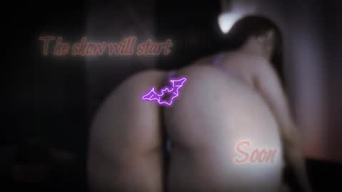 Snapshot of little_maeve chatting on October 27, 1:42 am Maeve online show from October 27, 1:42 am