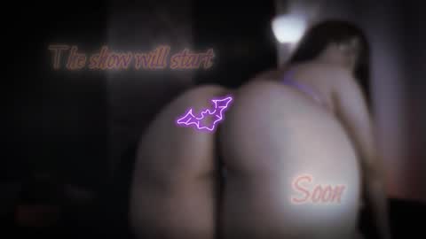 Snapshot of little_maeve chatting on October 29, 11:06 pm Maeve online show from October 29, 11:06 pm