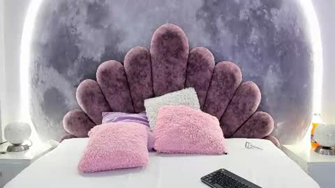 little_melanie online show from June 11, 2:37 pm