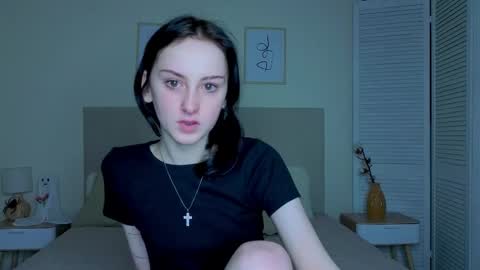 little_mollee online show from December 15, 4:39 am