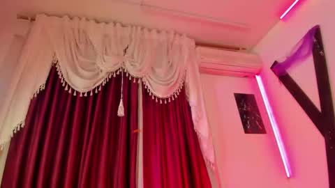 Little Nauughty2 online show from October 31, 2:07 pm