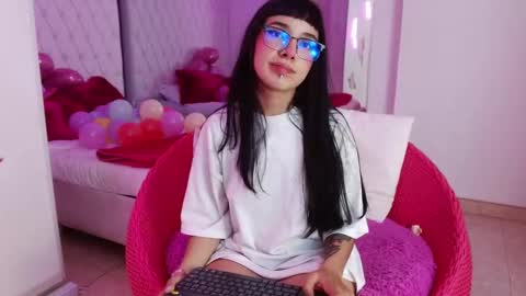 Snapshot of little_paulette chatting on March 7, 3:58 am Paulette online show from March 7, 3:58 am