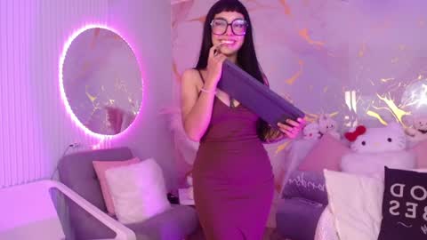 Snapshot of little_paulette chatting on April 19, 4:01 am Paulette online show from April 19, 4:01 am