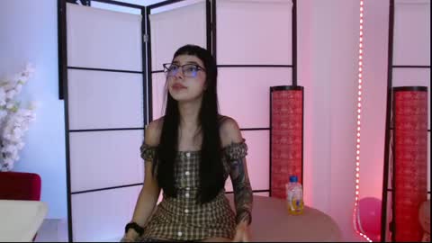 Snapshot of little_paulette chatting on May 30, 4:42 am Paulette online show from May 30, 4:42 am