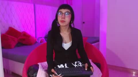 Snapshot of little_paulette chatting on June 14, 4:25 am Paulette online show from June 14, 4:25 am