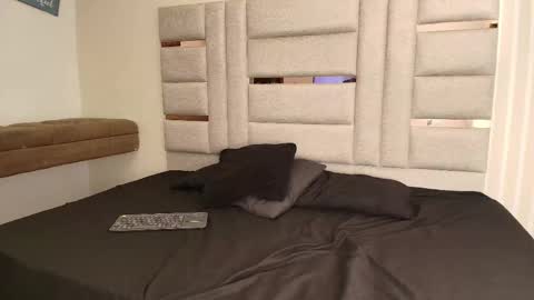 Mia online show from November 29, 3:37 pm