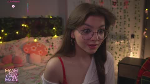 Kiki online show from February 2, 7:23 pm