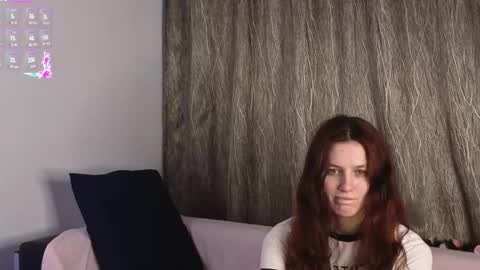 Snapshot of little_red_rosy chatting on November 30, 4:38 am Rosy online show from November 30, 4:38 am