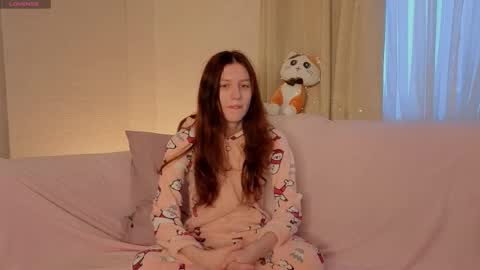 Snapshot of little_red_rosy chatting on December 21, 4:19 am Rosy online show from December 21, 4:19 am