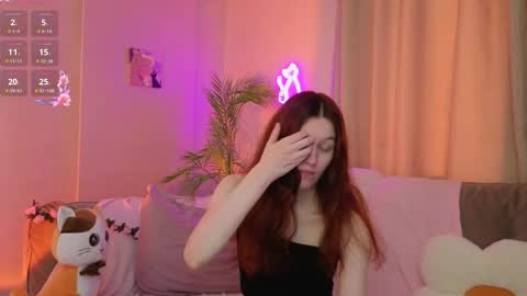 Snapshot of little_red_rosy chatting on April 4, 4:11 am Rosy online show from April 4, 4:11 am