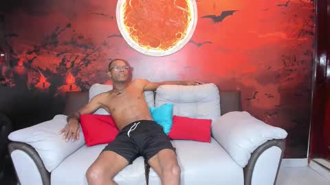 Snapshot of little_show_sexy chatting on March 22, 5:33 am little_show_sexy online show from March 22, 5:33 am