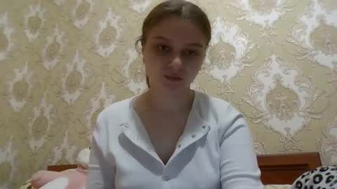 little_shygirl_ online show from January 8, 7:43 am