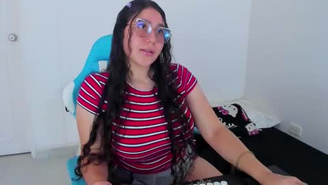 Laire  online show from November 23, 6:41 pm