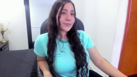 Laire  online show from December 13, 9:42 pm