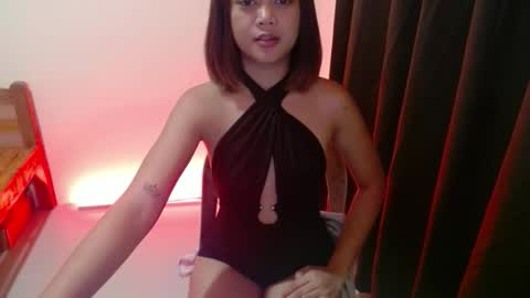 Snapshot of little_sunshine18 chatting on April 12, 8:58 pm shine online show from April 12, 8:58 pm