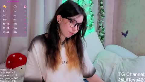 Snapshot of little_teya chatting on November 14, 10:25 am little Teya online show from November 14, 10:25 am