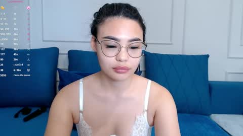 Snapshot of little_v1rgin_angel chatting on June 8, 10:59 am Kwan online show from June 8, 10:59 am