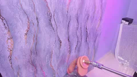 Snapshot of little_valentinaa chatting on November 22, 11:42 am little_valentinaa online show from November 22, 11:42 am