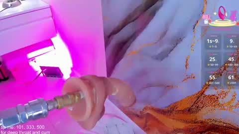 Snapshot of little_valentinaa chatting on December 4, 11:35 pm little_valentinaa online show from December 4, 11:35 pm