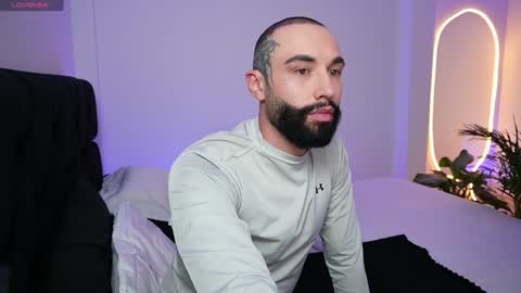 Snapshot of little_vannesaa chatting on January 27, 10:49 pm little_vannesaa online show from January 27, 10:49 pm