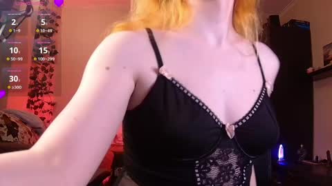 Snapshot of little_witch_sofia chatting on May 14, 7:53 pm Sofia online show from May 14, 7:53 pm