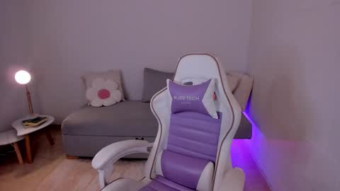 Xiom online show from October 24, 1:51 pm