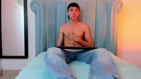 Snapshot of littledanny_ chatting on March 13, 4:02 pm DANNY online show from March 13, 4:02 pm