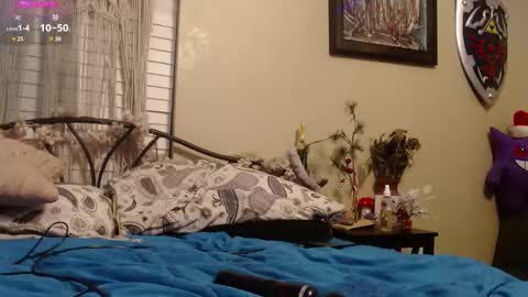 littledeathtrap online show from December 8, 3:53 am