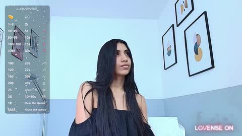 Snapshot of littlee_emilyy_ chatting on December 4, 10:08 pm Emily online show from December 4, 10:08 pm