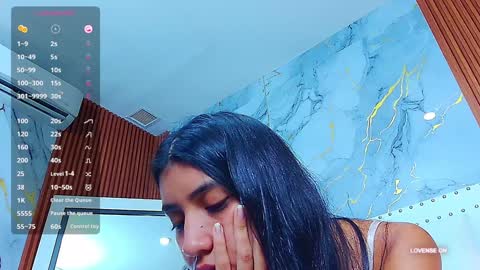 Snapshot of littlee_emilyy_ chatting on January 29, 6:01 am Emily online show from January 29, 6:01 am