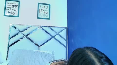 Snapshot of littlee_emilyy_ chatting on February 14, 9:03 am Emily online show from February 14, 9:03 am