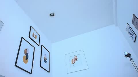 Snapshot of littlee_emilyy_ chatting on February 18, 9:10 am Emily online show from February 18, 9:10 am