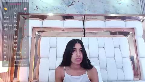 Snapshot of littlee_emilyy_ chatting on February 27, 6:07 am Emily online show from February 27, 6:07 am