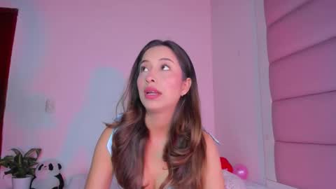 Snapshot of littlee_emma_ chatting on September 24, 4:16 am littlee_emma_ online show from September 24, 4:16 am