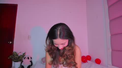 Snapshot of littlee_emma_ chatting on September 25, 3:54 am littlee_emma_ online show from September 25, 3:54 am