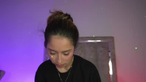 littlee_emma_ online show from June 16, 1:41 am