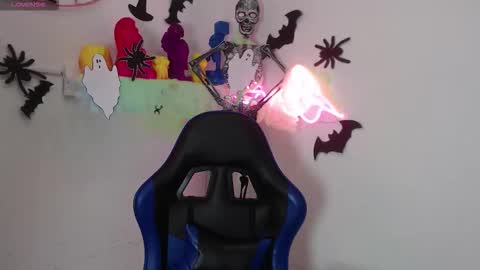 Snapshot of littlee_red chatting on October 31, 9:05 pm Angel online show from October 31, 9:05 pm