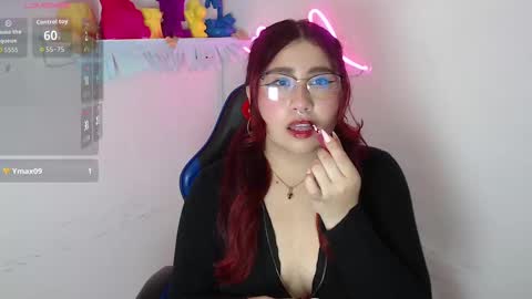 Snapshot of littlee_red chatting on November 7, 9:15 pm Angel online show from November 7, 9:15 pm