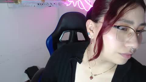 Snapshot of littlee_red chatting on November 20, 7:35 pm Angel online show from November 20, 7:35 pm