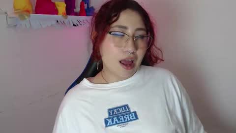 Snapshot of littlee_red chatting on November 22, 8:30 pm Angel online show from November 22, 8:30 pm