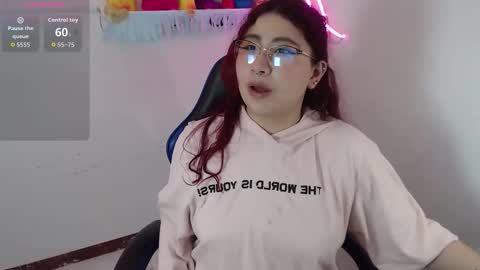 Snapshot of littlee_red chatting on December 3, 9:24 pm Angel online show from December 3, 9:24 pm