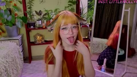 Molly online show from April 8, 2:33 am