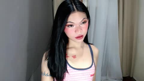 littlelace_ online show from March 18, 9:40 pm