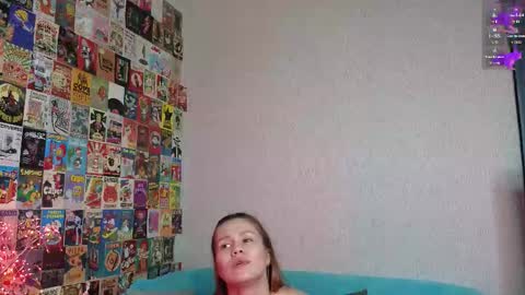 Snapshot of littleleen chatting on October 31, 3:46 pm LillleLinn online show from October 31, 3:46 pm