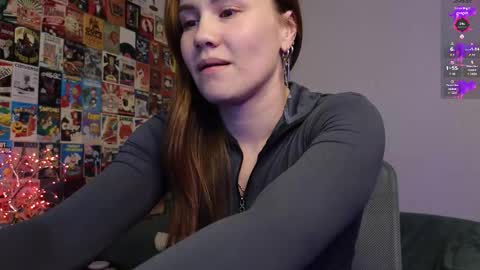 LillleLinn online show from December 17, 6:03 pm