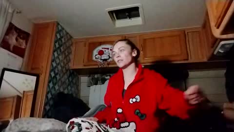 littleleo96 online show from December 5, 8:45 am